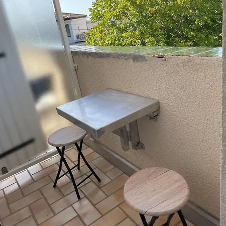 Coquette Dans Proche De La Penzion